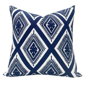Slow Cow Pillow Cover Navy/white canvas w crewel diamond design‎ 20 x 20” boho